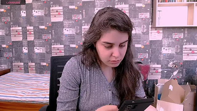 Snapshot of _Roselina_ chatting on September 2025 10:31:01 AM Roselina online show from September 2025 10:31:01 AM