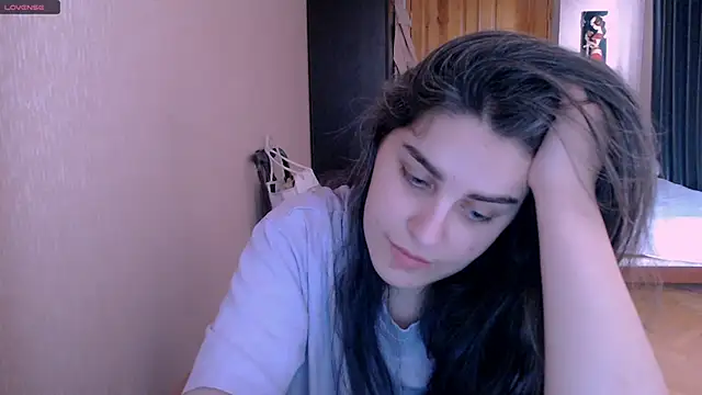 Snapshot of _Roselina_ chatting on March 2025 10:54:02 AM Roselina online show from March 2025 10:54:02 AM