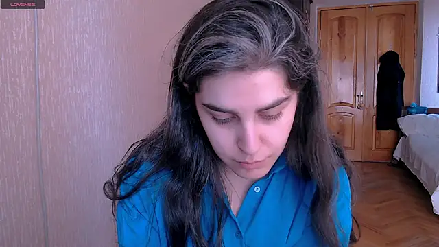 Snapshot of _Roselina_ chatting on February 2025 09:05:02 AM Roselina online show from February 2025 09:05:02 AM