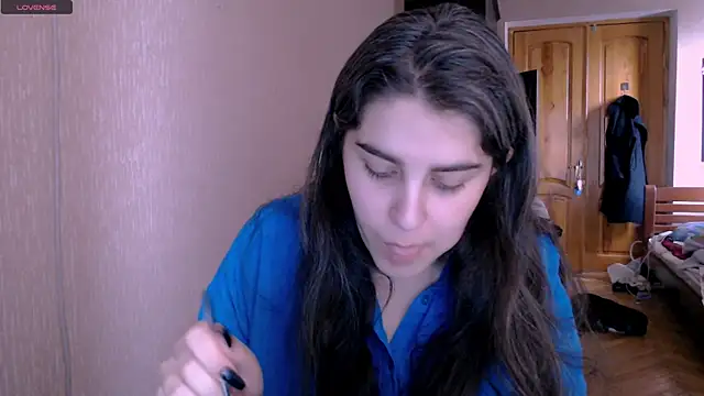 Snapshot of _Roselina_ chatting on February 2025 12:15:02 PM Roselina online show from February 2025 12:15:02 PM