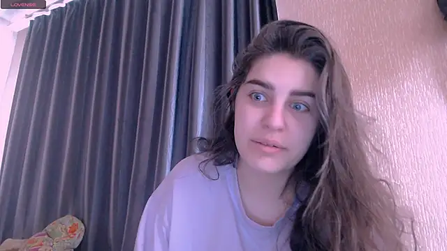 Snapshot of _Roselina_ chatting on February 2025 07:02:01 AM Roselina online show from February 2025 07:02:01 AM
