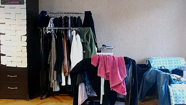  Roselina  online show from April 2026 07:59:01 AM