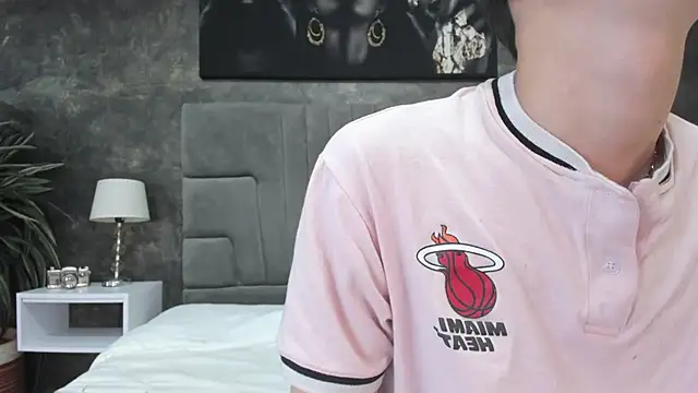 Snapshot of bruce_hans chatting on November 2025 02:10:01 PM bruce hans online show from November 2025 02:10:01 PM