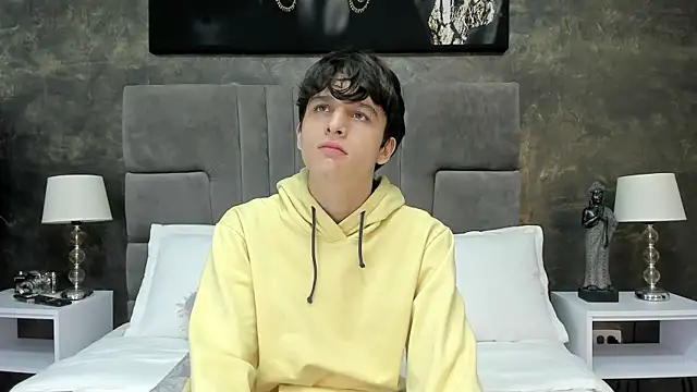 Snapshot of bruce_hans chatting on October 2025 11:45:02 AM bruce hans online show from October 2025 11:45:02 AM