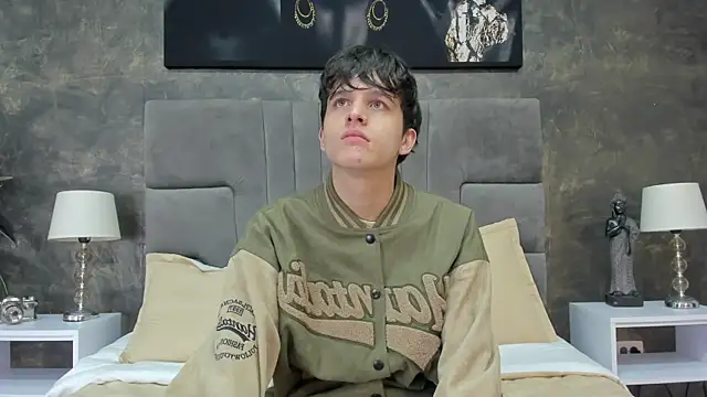 Snapshot of bruce_hans chatting on December 2025 11:45:01 AM bruce hans online show from December 2025 11:45:01 AM