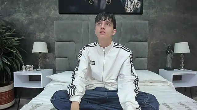 Snapshot of bruce_hans chatting on November 2025 11:48:03 AM bruce hans online show from November 2025 11:48:03 AM