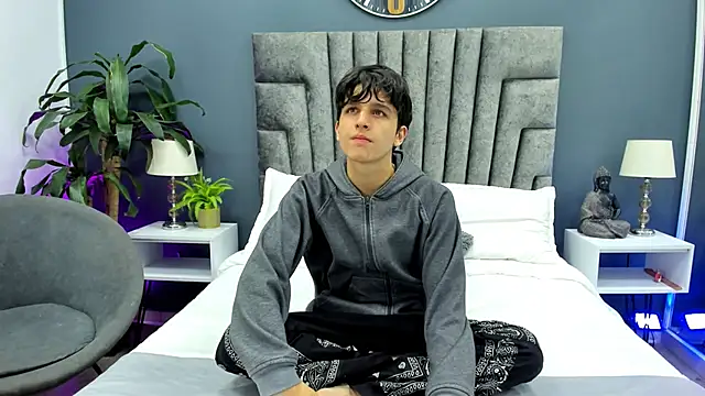 bruce hans online show from September 2025 12:00:01 PM
