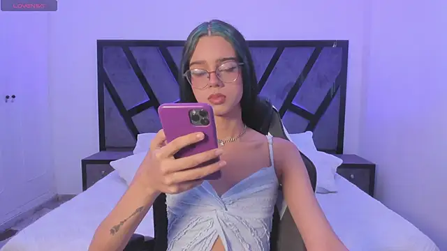 MattThompsonn online show from November 2025 09:51:01 PM