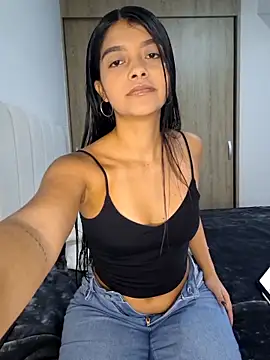 IslaBlaze online show from November 2025 06:36:02 PM