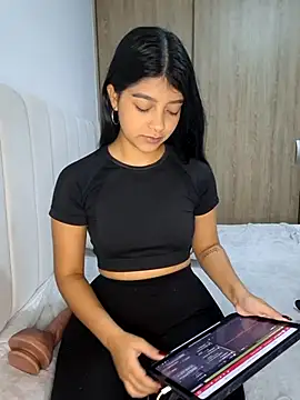 IslaBlaze online show from December 2025 10:48:02 PM