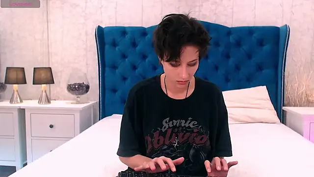 via mayer  online show from September 2025 07:06:02 PM