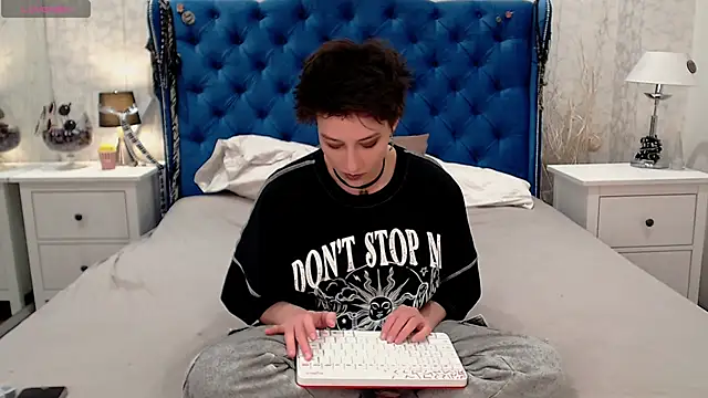 via mayer  online show from March 2026 09:00:01 PM