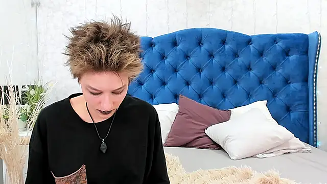 via mayer  online show from March 2025 05:24:02 PM