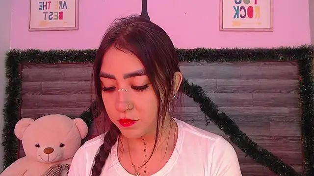 AdaaMillan online show from January 2026 07:19:02 PM