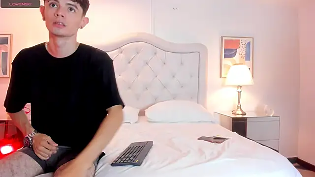 Snapshot of connor_and_angel chatting on February 2025 08:20:02 PM connor and angel online show from February 2025 08:20:02 PM