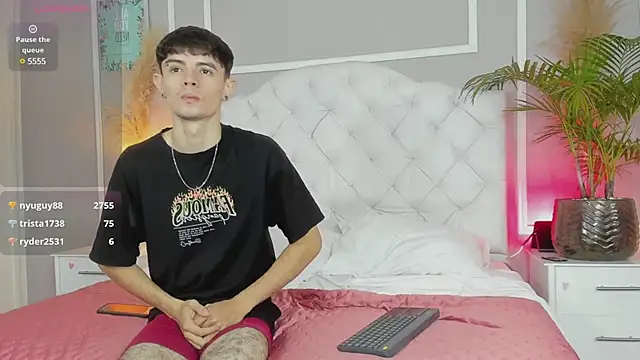 Snapshot of connor_and_angel chatting on February 2025 04:05:02 PM connor and angel online show from February 2025 04:05:02 PM