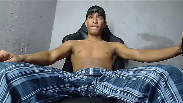 matteo rivas online show from April 2026 09:37:02 PM