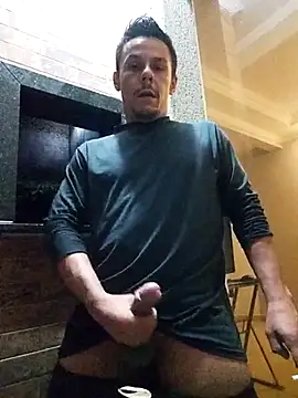 Santanacumxplod online show from November 2025 03:01:01 AM