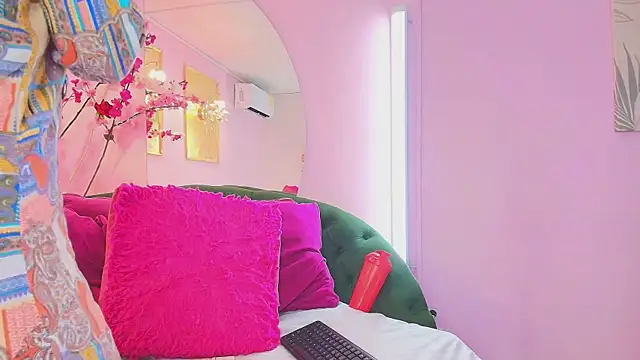 scarlette69 online show from February 2026 07:43:01 PM