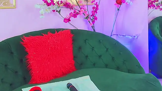 scarlette69 online show from December 2025 07:48:01 PM