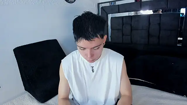 alanblack1 online show from October 2025 03:45:01 PM