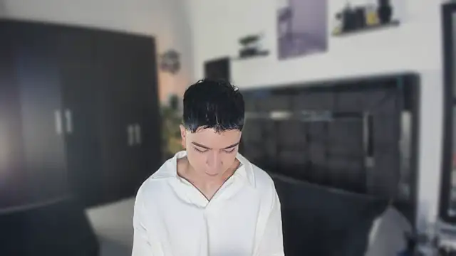 alanblack1 online show from April 2026 04:03:01 PM