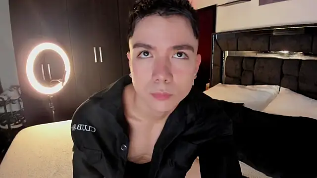 alanblack1 online show from March 2026 01:18:01 PM