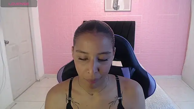 DULCE1609 online show from May 2026 08:33:02 PM