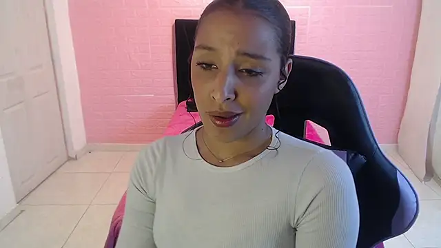DULCE1609 online show from April 2026 08:15:01 PM