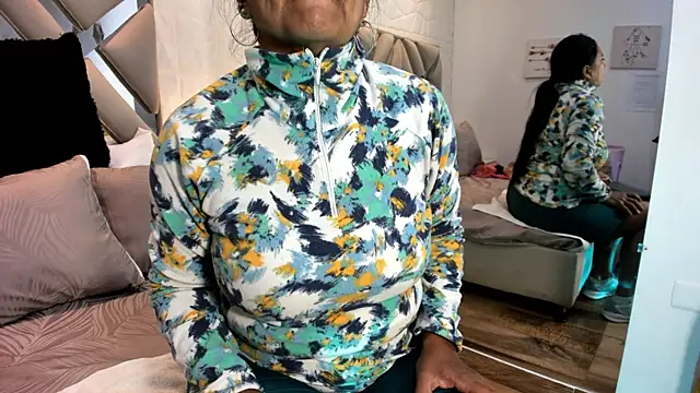 raquell moore online show from November 2025 01:04:02 PM