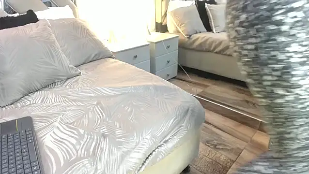 raquell moore online show from February 2026 12:26:01 PM