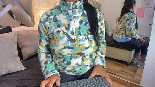 raquell moore online show from March 2026 12:32:01 PM