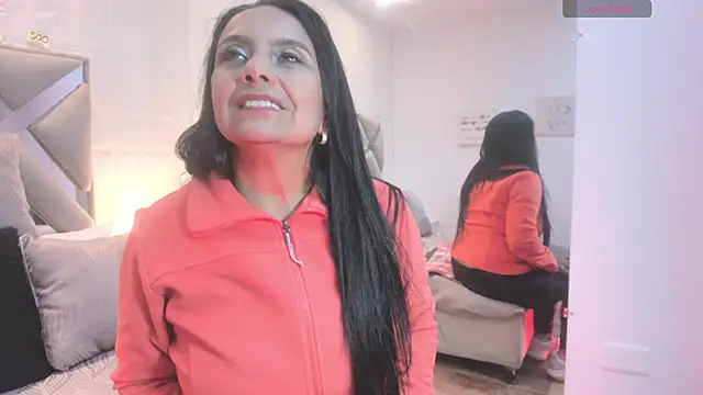 raquell moore online show from October 2025 01:26:02 PM