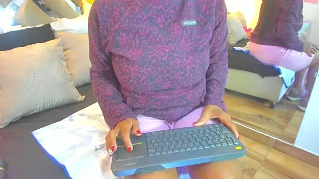 raquell moore online show from December 2025 05:24:02 PM