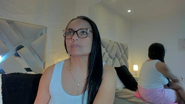 raquell moore online show from March 2025 01:29:01 PM