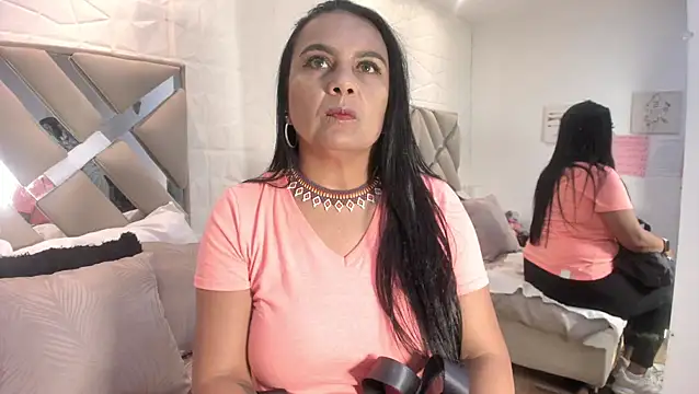 raquell moore online show from February 2026 12:38:01 PM