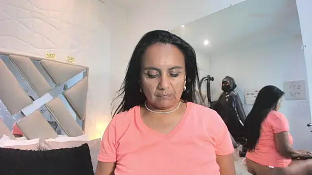 raquell moore online show from November 2025 11:41:01 PM