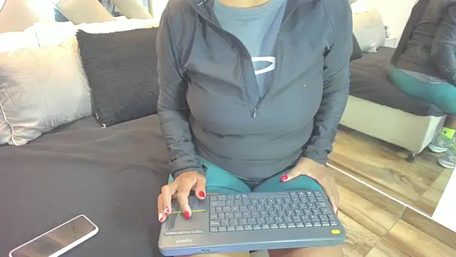 raquell moore online show from January 2026 05:28:02 PM