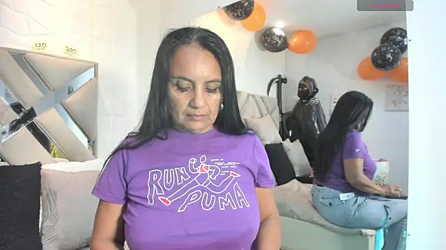 raquell moore online show from October 2025 12:09:01 AM