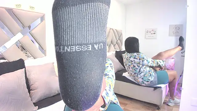 raquell moore online show from November 2025 12:27:01 PM