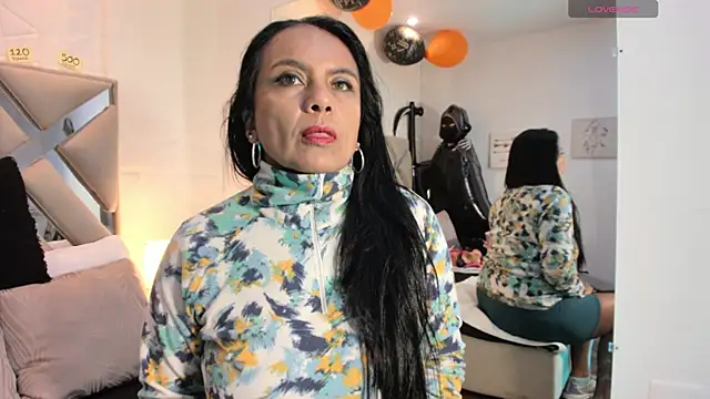 raquell moore online show from October 2025 12:04:02 PM