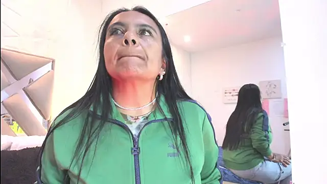 raquell moore online show from April 2026 10:38:01 AM