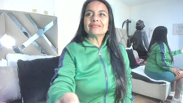 raquell moore online show from November 2025 12:11:02 PM