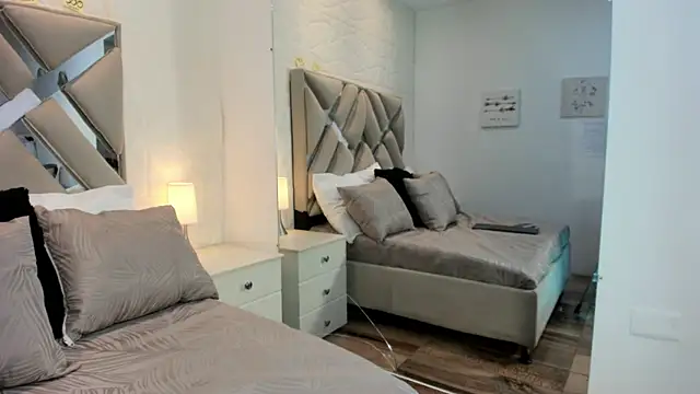 raquell moore online show from November 2025 12:17:02 PM