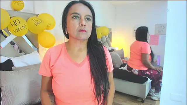 raquell moore online show from December 2025 02:19:02 PM