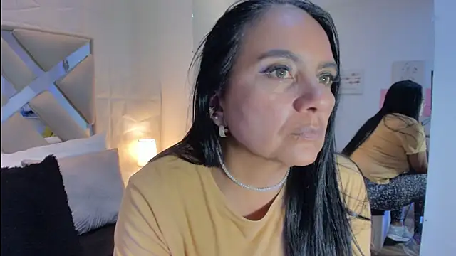 raquell moore online show from March 2026 12:21:02 AM