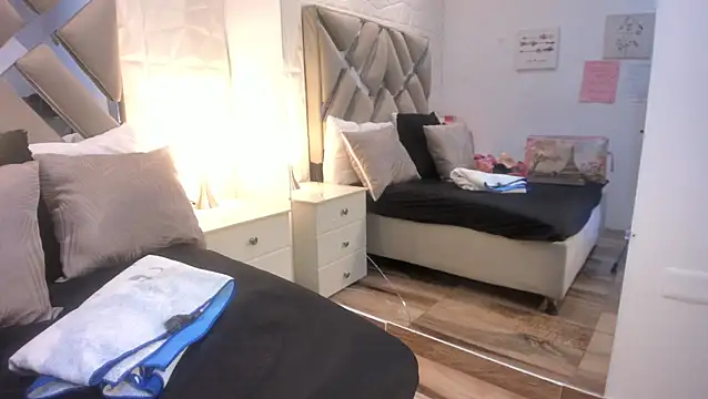 raquell moore online show from February 2026 03:11:01 PM