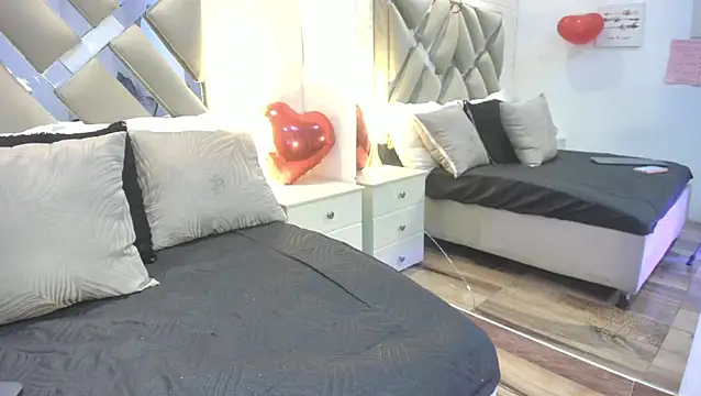 raquell moore online show from February 2026 12:18:01 PM