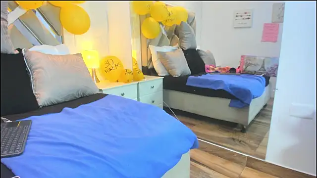 raquell moore online show from December 2025 04:21:02 PM