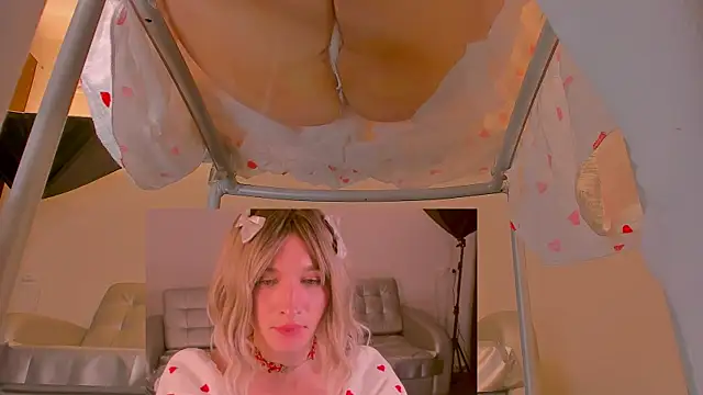 foxy jpg online show from February 2025 11:45:01 PM